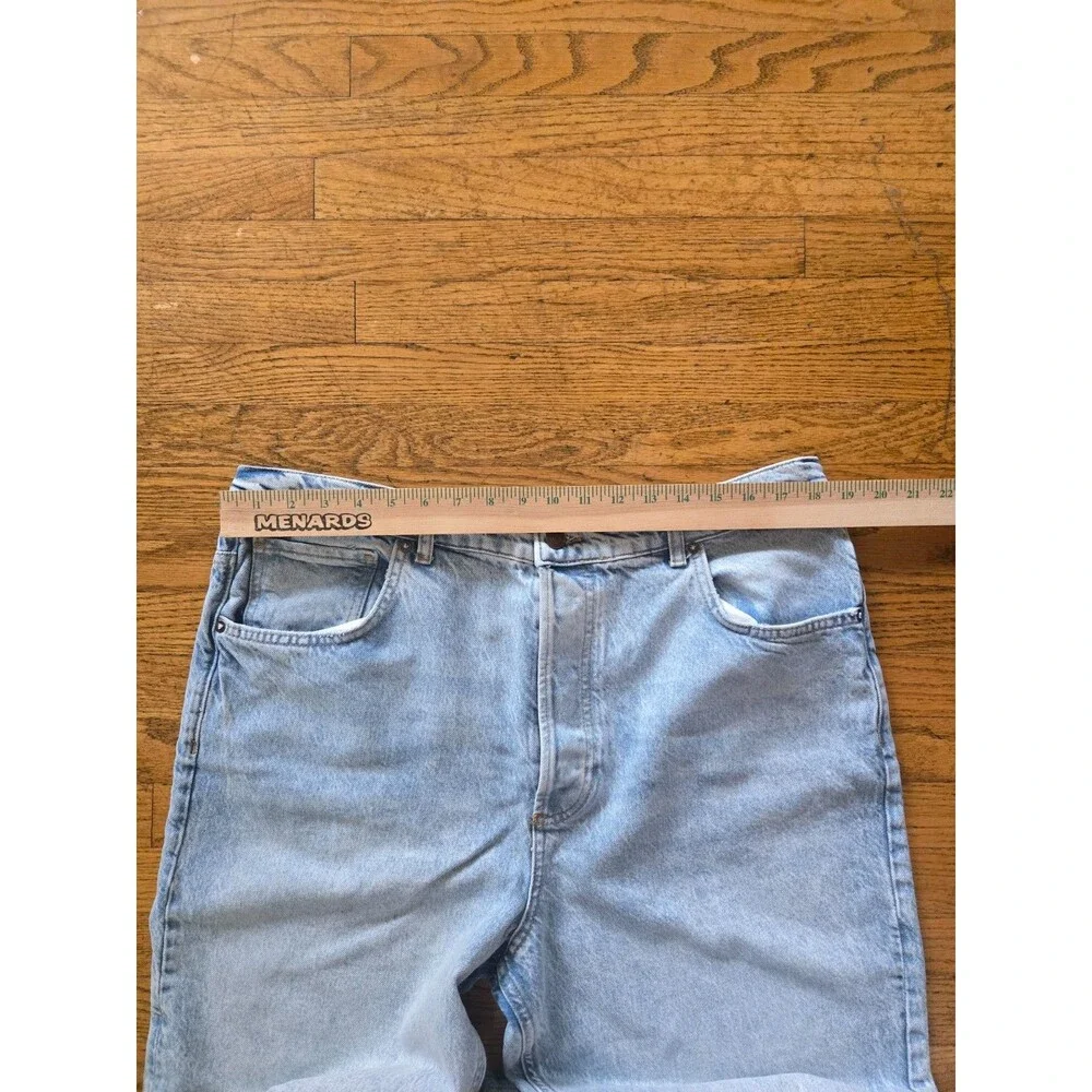 Free People We the Free Zane Midrise Straight Leg Lightwash Jeans Size 33